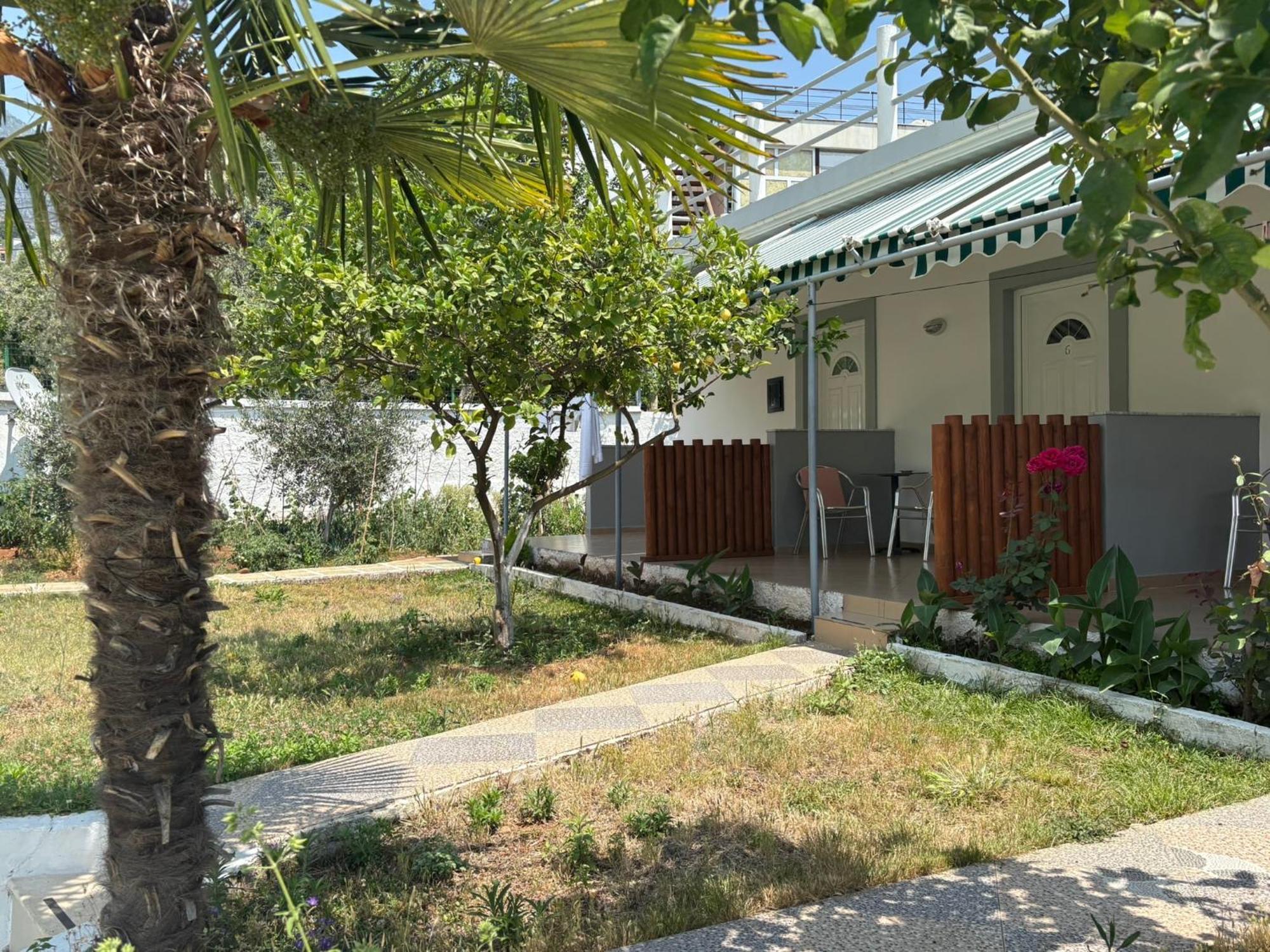 Yard Paradise Pensjonat Dhërmi