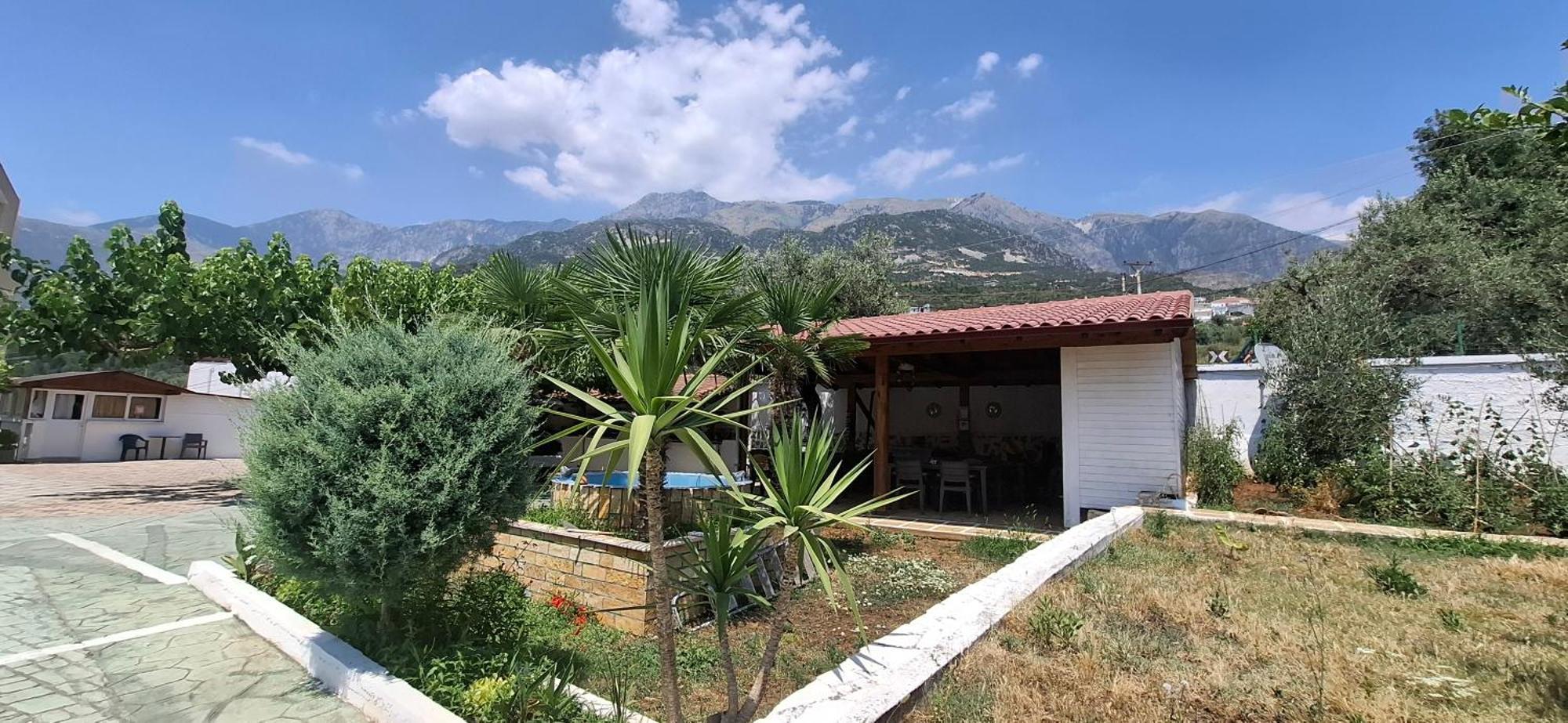 Pensjonat Yard Paradise Dhërmi
